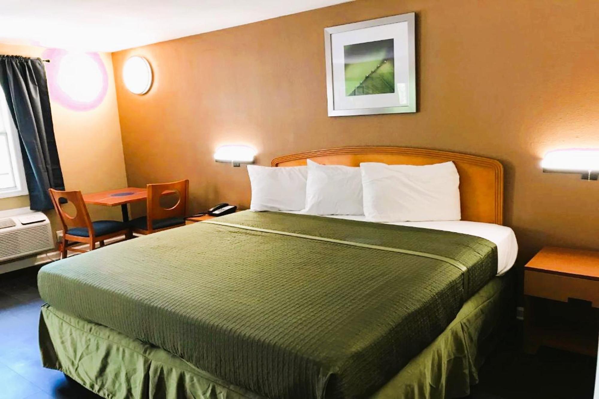 Oyo Hotel Tallahassee Downtown Extérieur photo